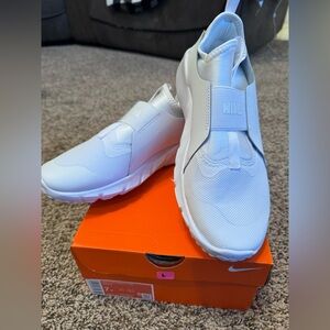 Nike Flex Runner 2 slip-on sneakers